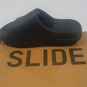 Size 4 Yeezy black slides